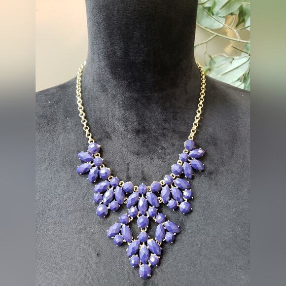 Women Faceted Blue Stone Gold Tone Chain Statement Necklace with Lobster Clasp - Picture 1 of 7